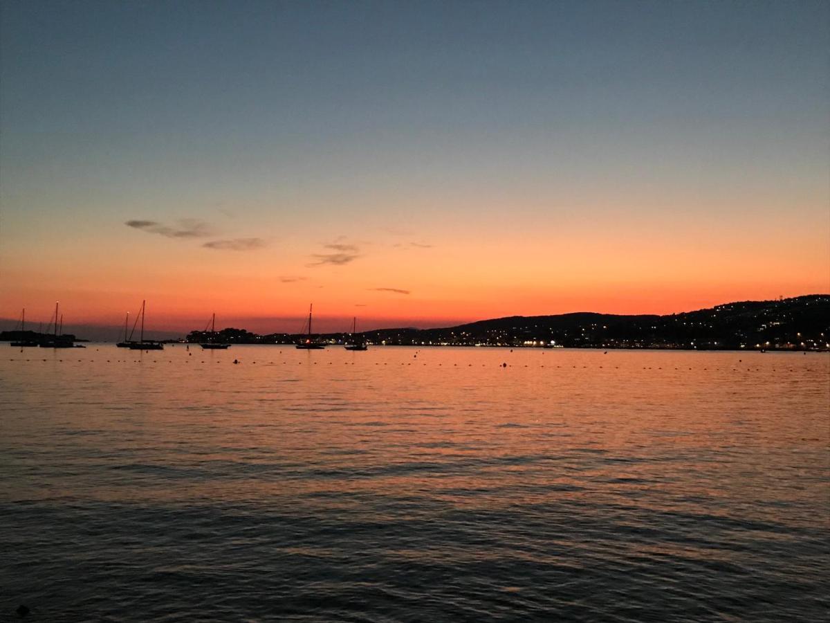 Tres Bel Appartement Vue Mer Six-Fours-les-Plages Esterno foto