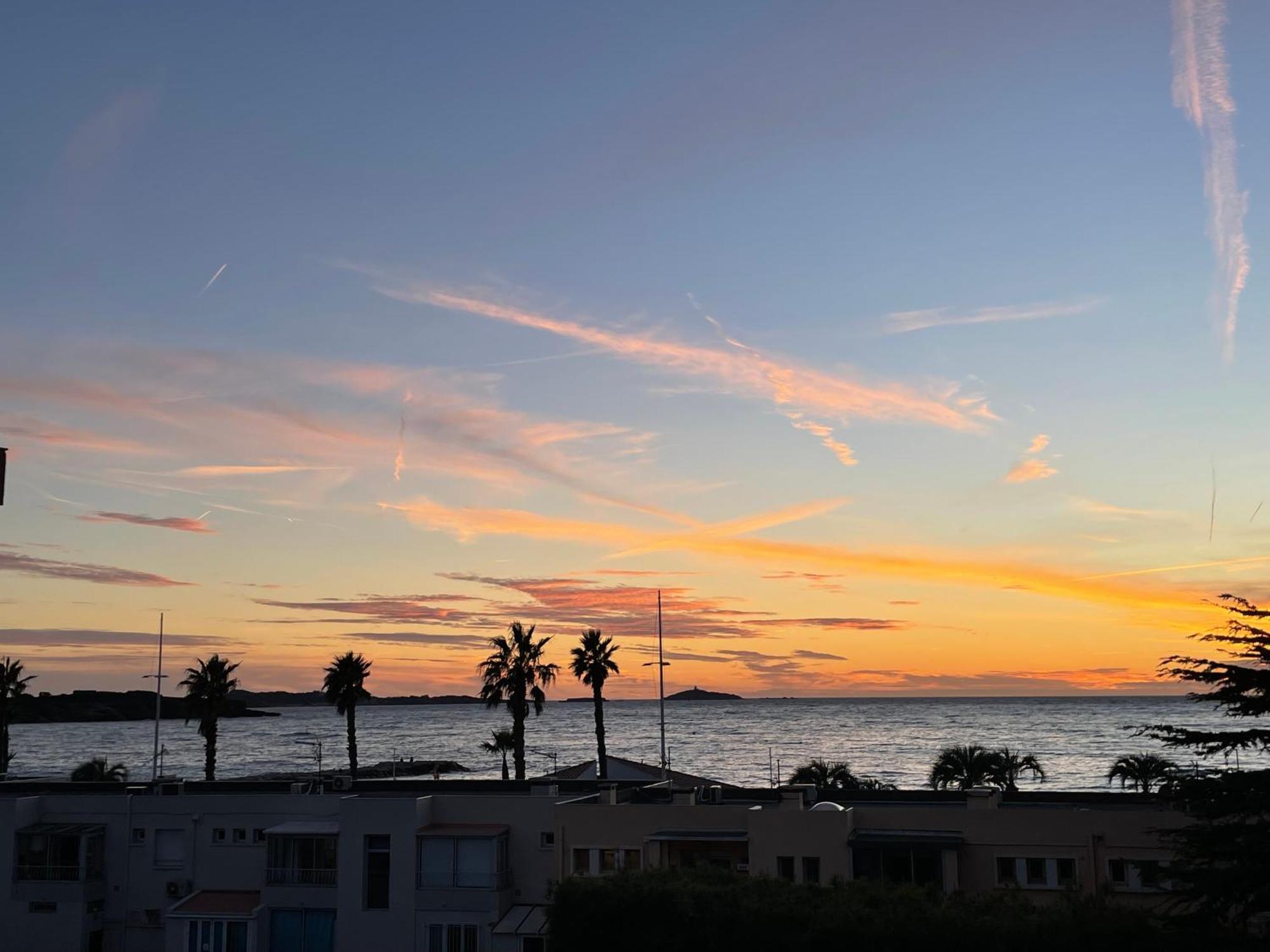 Tres Bel Appartement Vue Mer Six-Fours-les-Plages Esterno foto